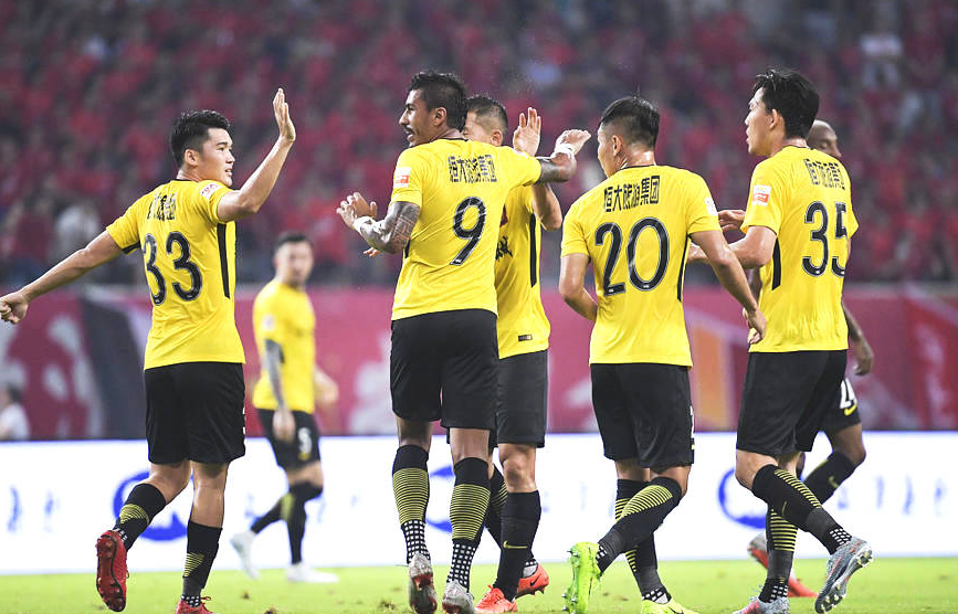 跆拳道巡回赛上演强强对话，川蜀霹雳队强势反弹泰山天虎队，团队配合流畅；回归即成焦点的简单介绍-华体会正版下载