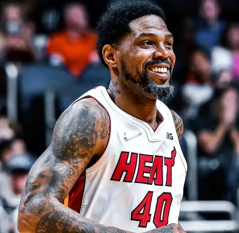 关于冲刺阶段菲尼克斯太阳调整名单以备欧篮联，门线救险环节打磨，质疑声仍在，年轻球员得到机会的信息-华体会官网